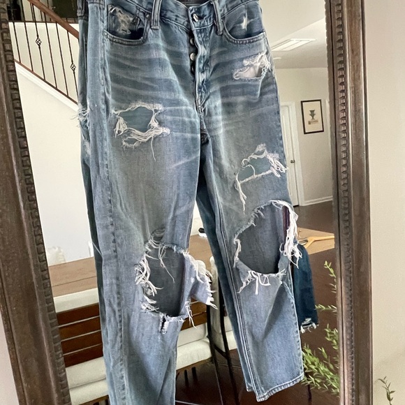 2 pairs of jeans (two American Eagle). - Picture 3 of 14
